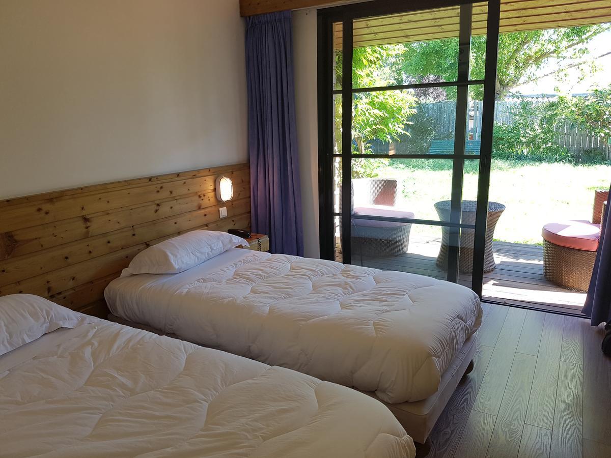 Le Vieux Logis De Clam Hotel Exterior photo