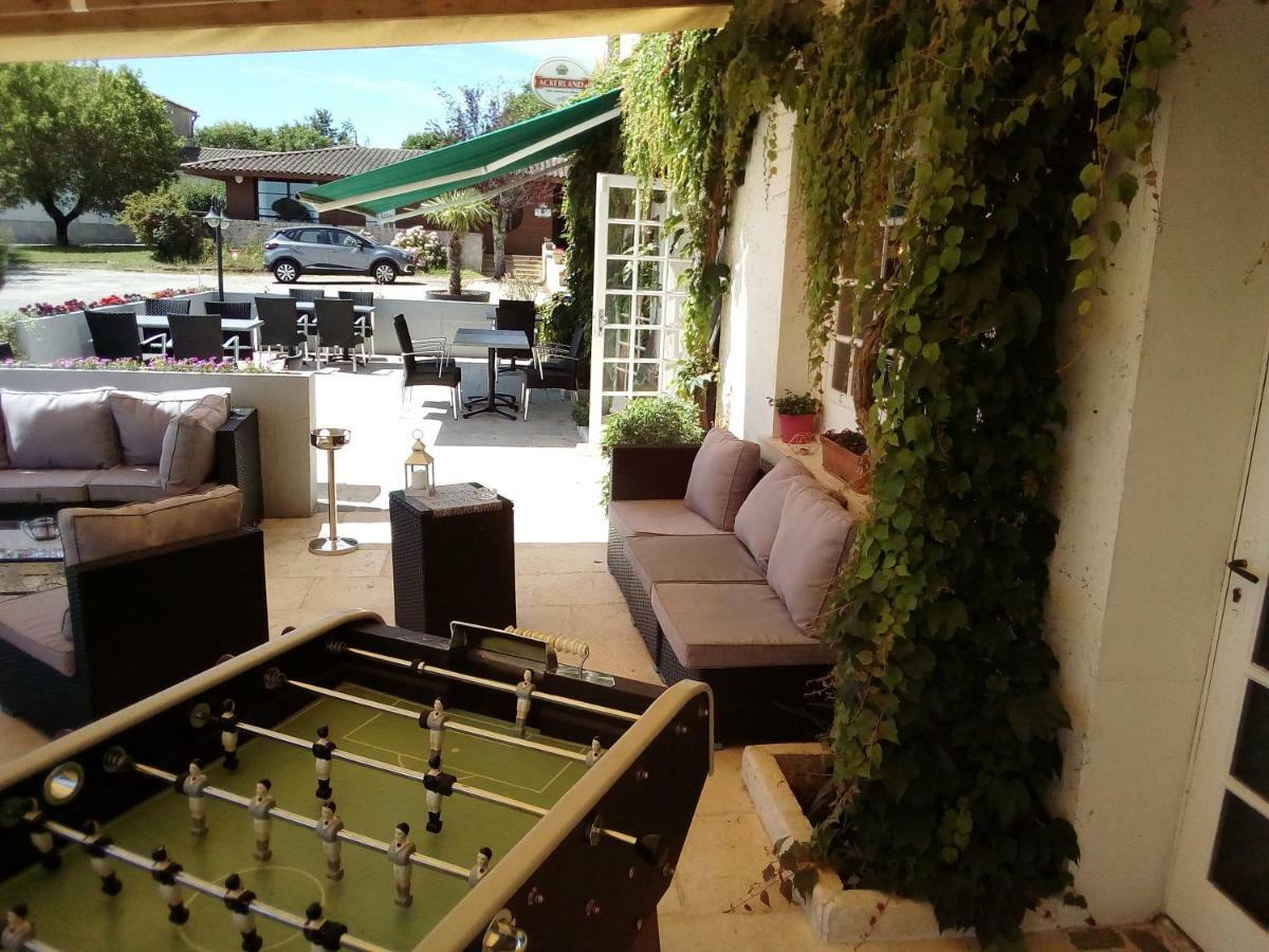 Le Vieux Logis De Clam Hotel Exterior photo